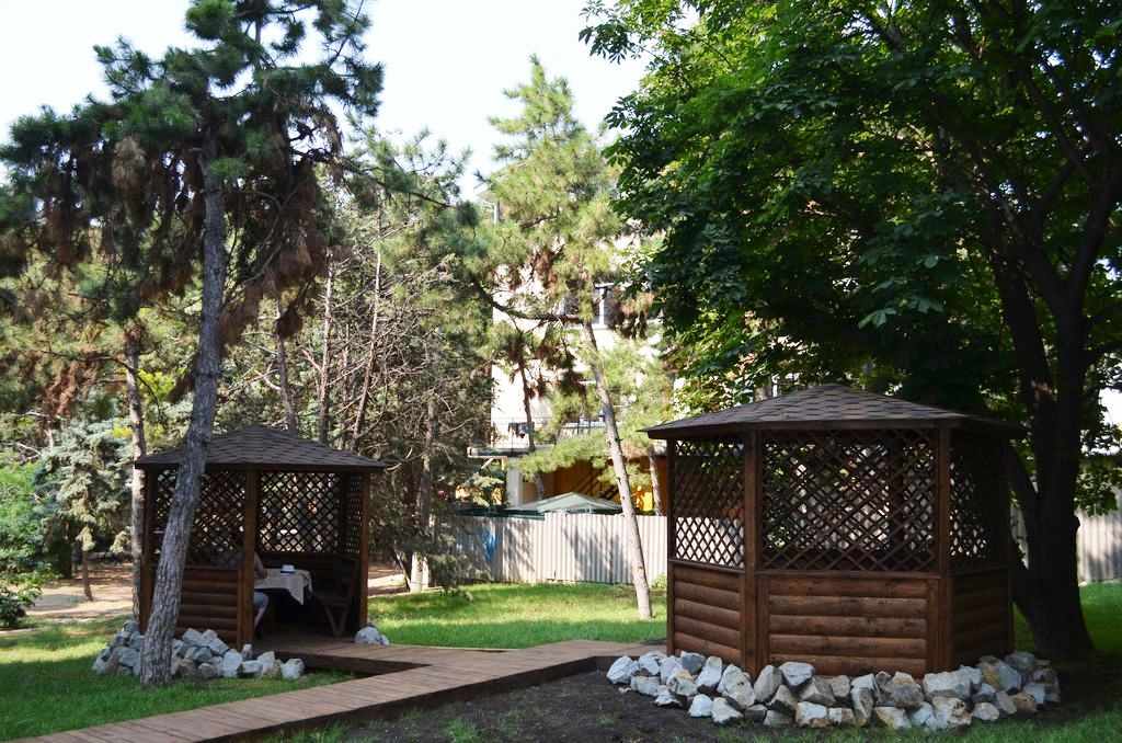 Гостиница Прага парк-отель Алушта